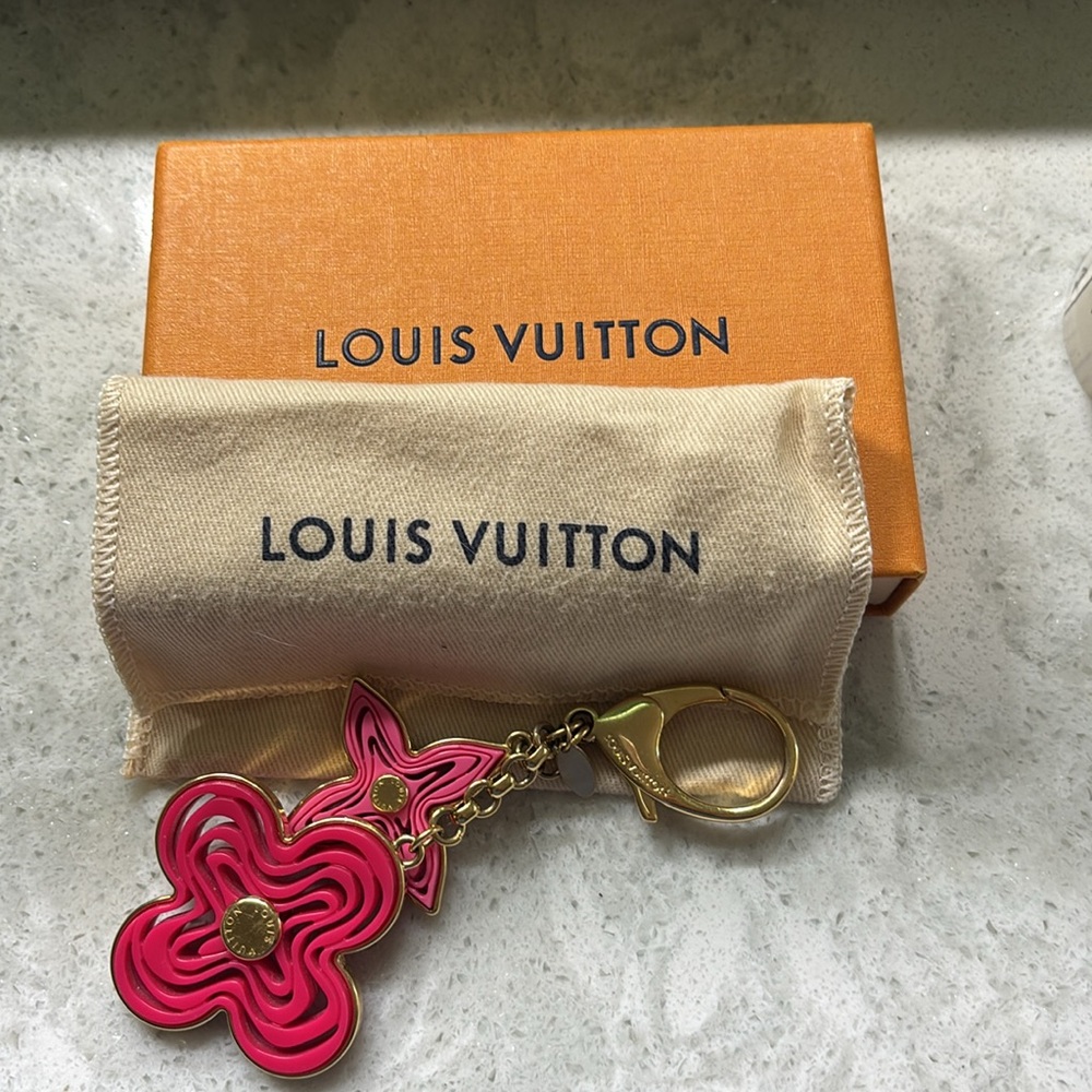Louis Vuitton EUC limited edition floral bag charm/keychain 4 1/2 x 3 with COA - Picture 7 of 7